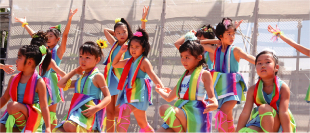 幼児から小学校低学年までを対象に、ダンスレッスンを行います。